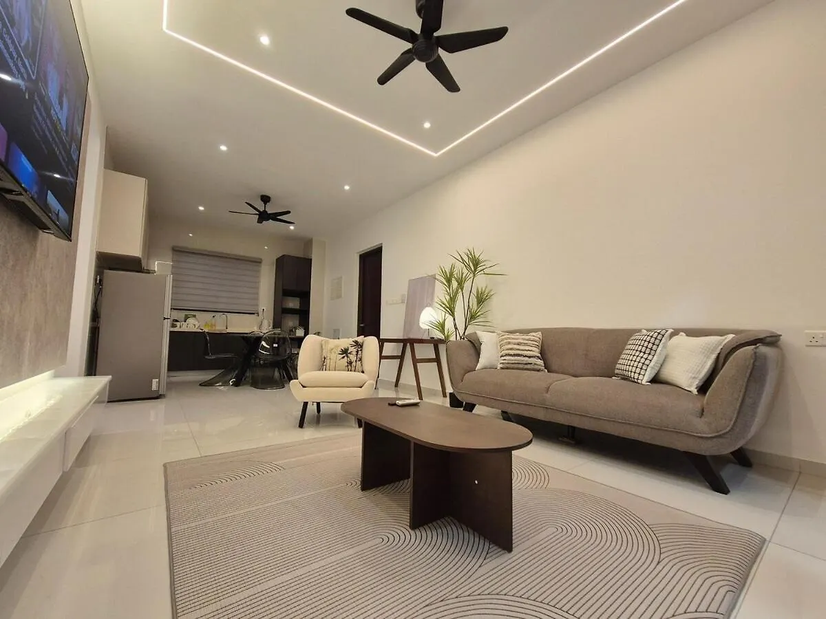 Newly Renovated Modern Luxury Suites For 6 Pax Johor Bahru