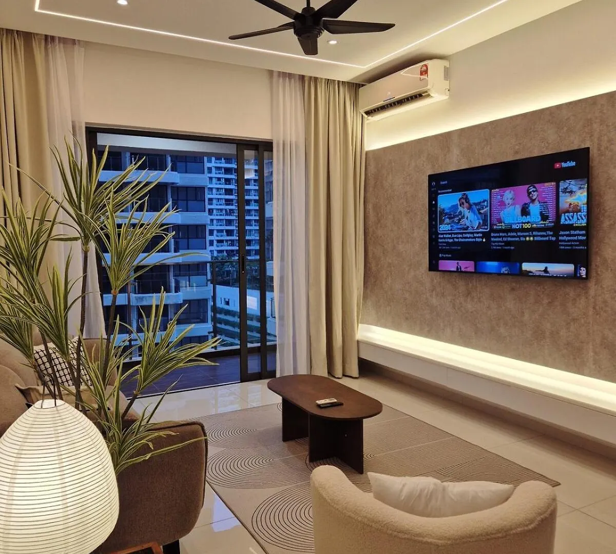 Newly Renovated Modern Luxury Suites For 6 Pax Johor Bahru Apartment